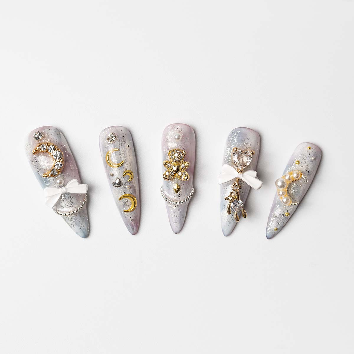 A Bear's Dream - Custom press-on nails by Byeori Kim