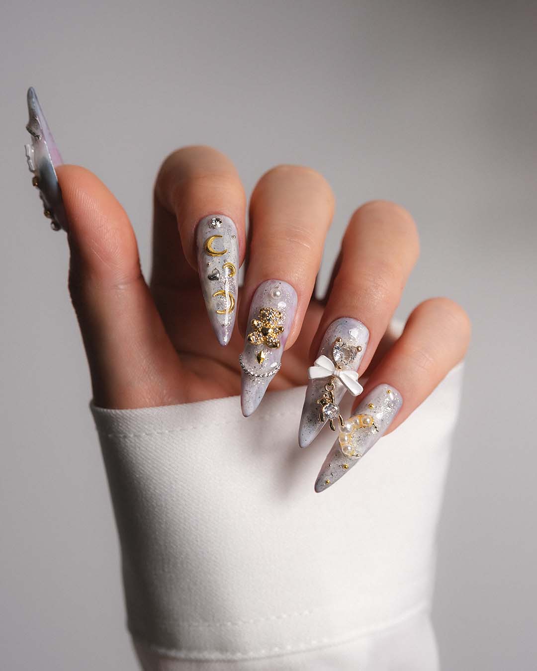 A Bear's Dream - Custom press-on nails by Byeori Kim