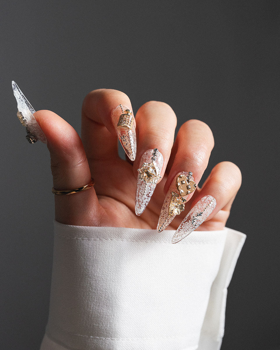 Aphrodite - Custom press-on nails by Byeori Kim