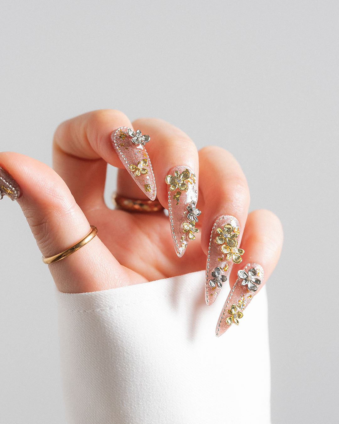 Blooming Fable - Custom press-on nails by Byeori Kim