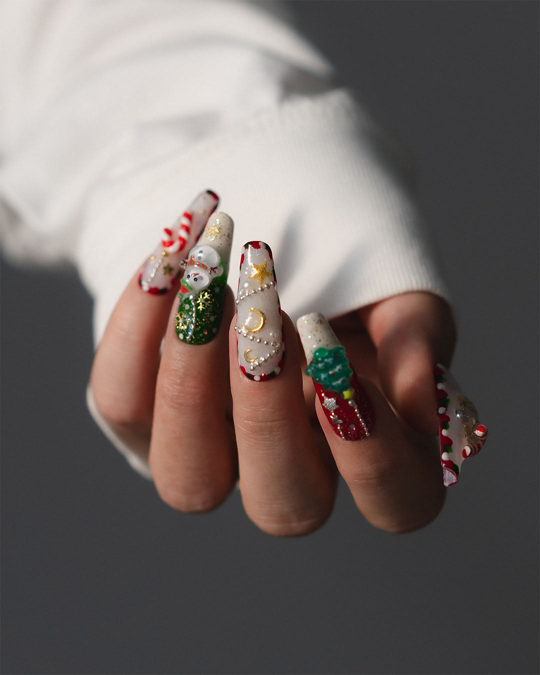 Ornament Shop - Custom press-on nails by Byeori Kim